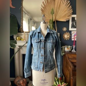 Madewell denim jacket size 34